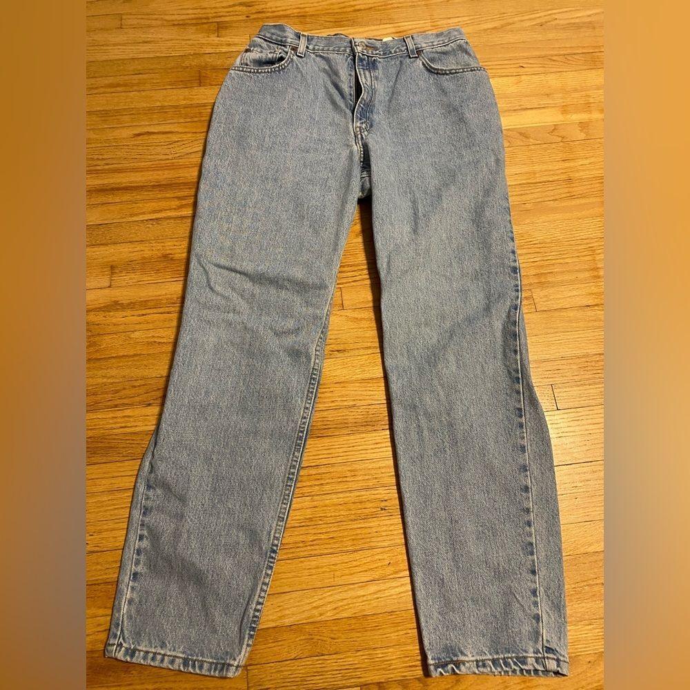 Levi’s Classic Blue Women 550 Jeans Size 14 Tapered Relaxed Fit Light Wash Denim